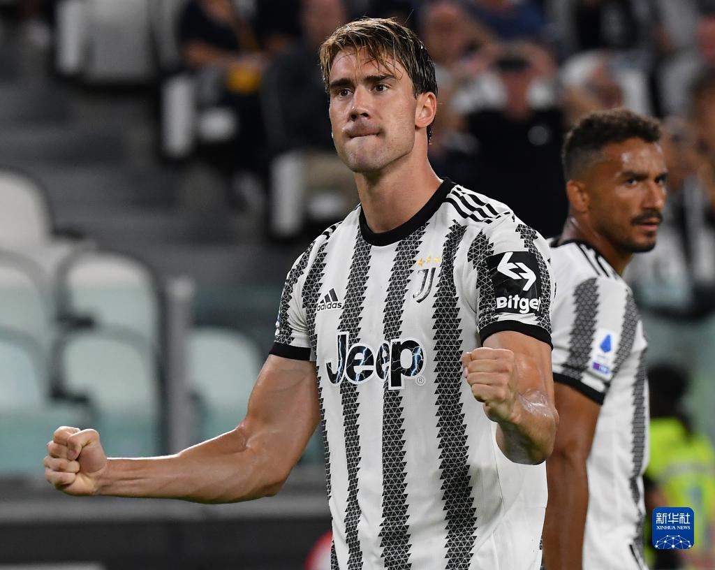 对手整场都被他点名单打（对手整场遭他点名单吃）