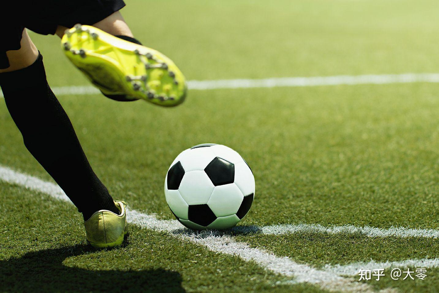 成都球迷怒喷自家球员：球迷和谁有仇你们就输谁，我们要不要脸？（成都球迷怒斥本队球员：球迷和谁结仇你们就输谁，丢不丢人？）