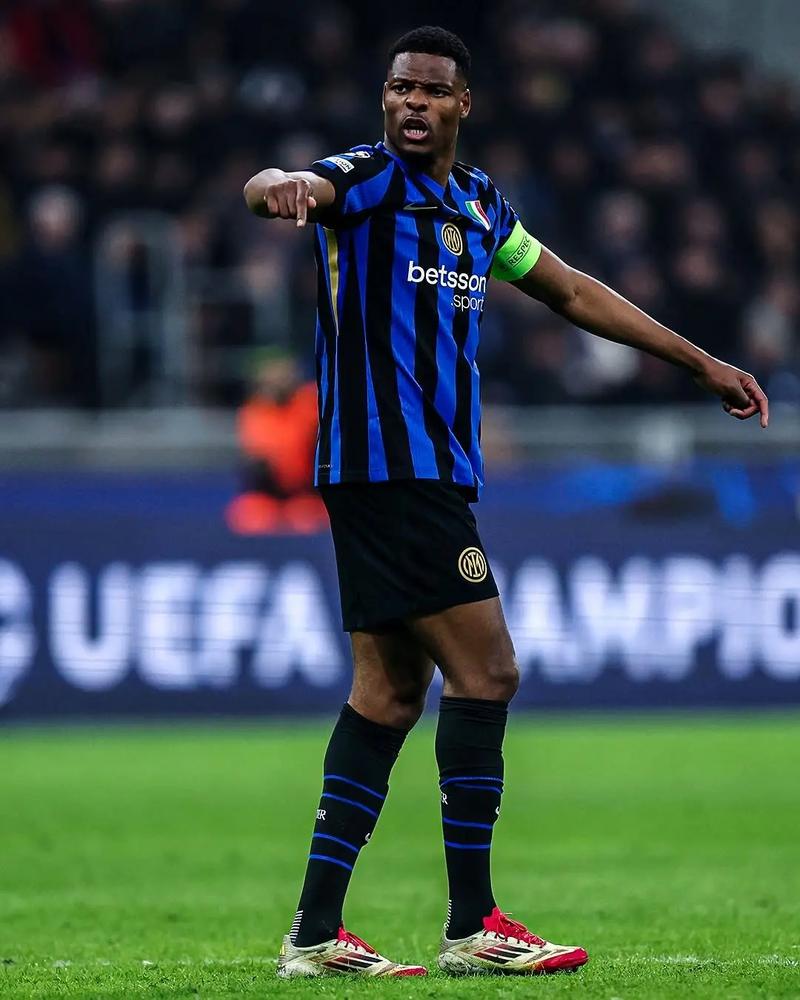 法国杯战报：登贝莱传射，拉莫斯双响，巴黎4-0丰特奈文迪（法国杯：登贝莱传射建功，拉莫斯梅开二度，巴黎4-0完胜丰特奈文迪）