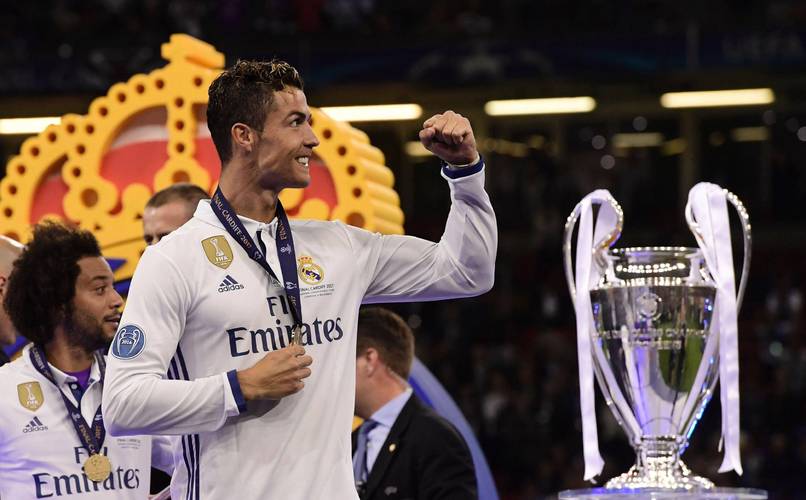 于根伟：杨梓豪的续约存在变数；目前看朴韬宇回归可能性不大（于根伟：杨梓豪续约尚存不确定性，朴韬宇回归几率不高）