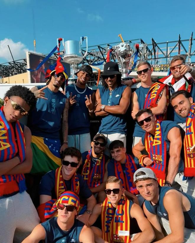 不敌药厂，曼城上次欧冠首阶段主场输球还是2018年9月（负于勒沃库森，曼城欧冠小组赛主场上次失利已是2018年9月）