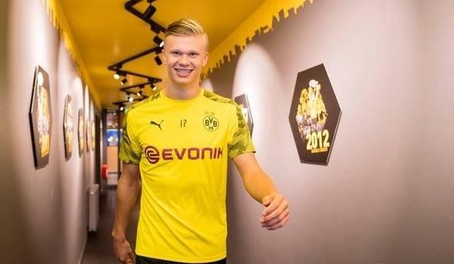 律师张冰：河南队拒不履行仲裁结果，涉及金额约77.83万元（张冰律师称河南队未履行仲裁裁决，涉款约77.83万元）