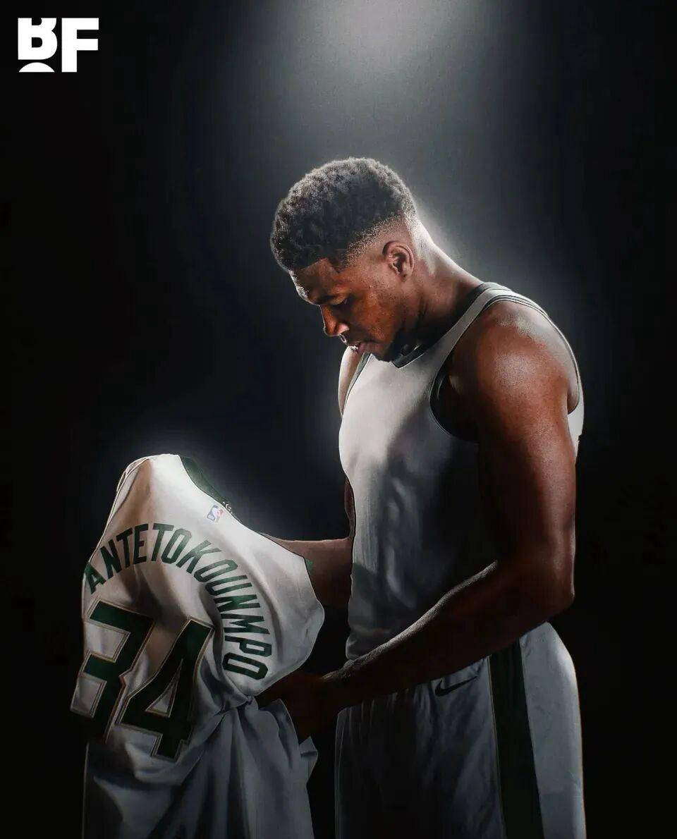 英超球员专访：凯恩谈赛季目标,（对话凯恩：英超新赛季的目标与期待）