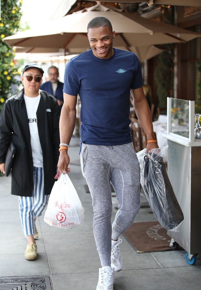 不敌利物浦，库尔图瓦：球队付出了巨大努力，但这还不够（惜败利物浦，库尔图瓦：全队拼尽全力仍难改败局）