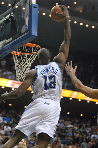 全市场：拉齐奥的边后卫马鲁西奇被推荐给米兰和尤文（意媒：拉齐奥边卫马鲁西奇被推介至AC米兰与尤文图斯）