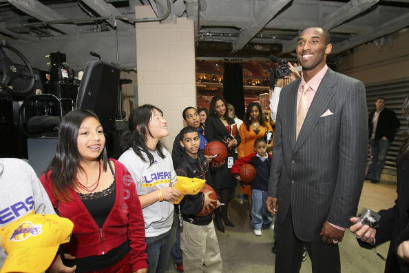 西媒：亚马尔之前进球后“戴”皇冠是为了前女友，而不是傲慢（西媒：亚马尔进球后“加冕”手势是献给前女友，并非傲慢）