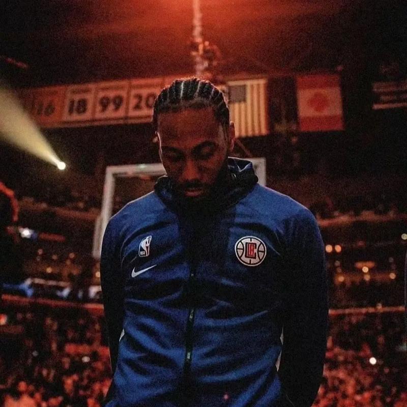 4000万欧潜力！曼联盯上18岁希腊中场，多豪门竞争转会成焦点？（估值4000万欧！曼联锁定18岁希腊中场，豪门混战成转会焦点？）