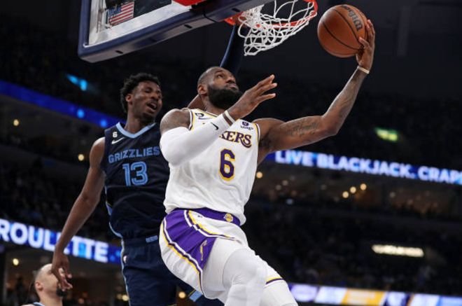 利物浦正式发布新赛季球衣，时隔13年再度携手阿迪达斯（利物浦官宣新赛季球衣，13年后再携手阿迪达斯）