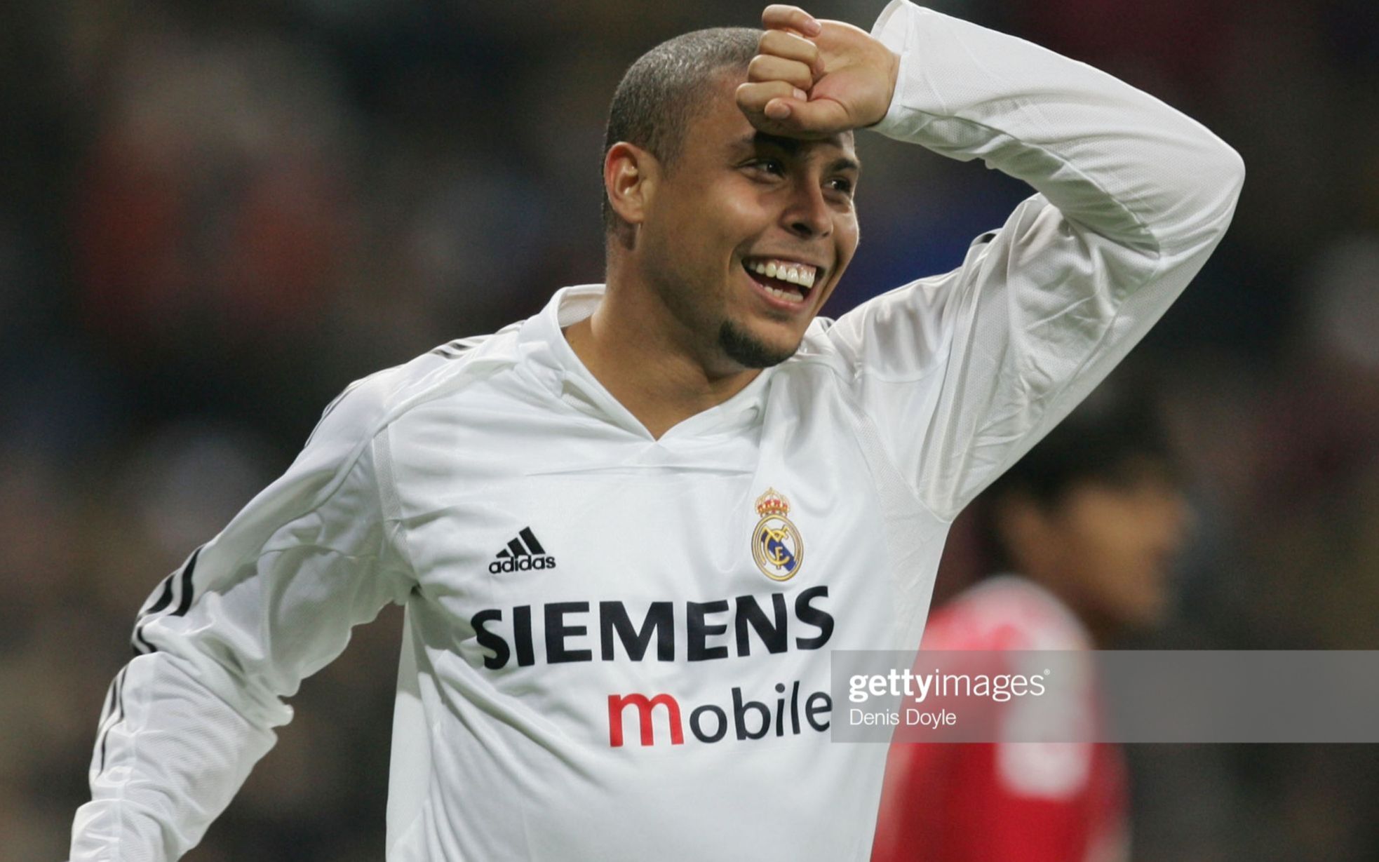 感谢俱乐部，U16国少球员身穿各自俱乐部训练服拍摄全家福（致谢各俱乐部，U16国少球员穿本队训练服拍全家福）