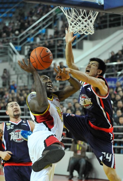 加盟云南玉昆？记者：巴西中场卡约即将前往中国踢球（记者：巴西中场卡约即将来华，或加盟云南玉昆）